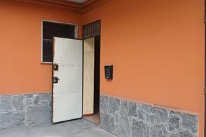 Magazzino 130 mt 2 entrate