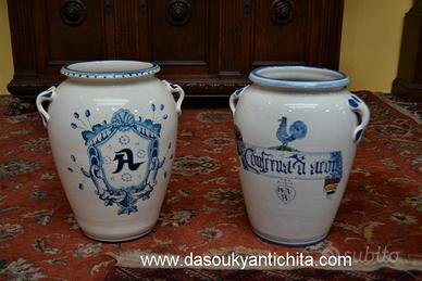 Coppia di grandi vasi orci da farmacia