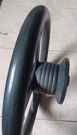 volante sportivo completo di mozzo