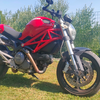 Ducati Monster 696 plus