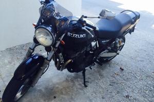 Suzuki GSX 750 Inazuma