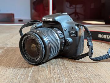 Canon EOS 550D + EF-S 18-55mm IS