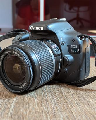 Canon EOS 550D + EF-S 18-55mm IS
