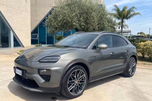 Porsche Macan EV 4 - possibilità noleggio no scori
