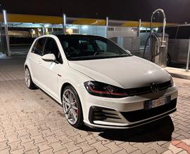 PERFORMANCE 245cv | DSG | FULL OPTIONAL