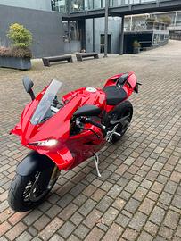 Ducati panigale v4s  2025