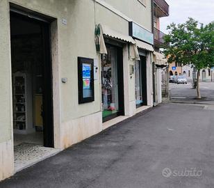 Cartoleria con attività di copisteria