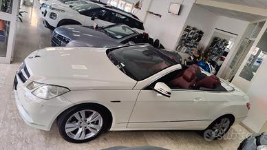 Mercedes-benz E 220 CDI BlueEFFICIENCY Avantgarde