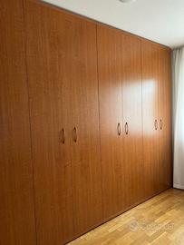 Armadio in legno massello