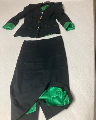 Tailleur in misto lino cucito sartorialmente