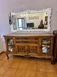 Mobile antico e specchio