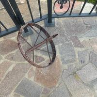 Ruota antica  di ferro
