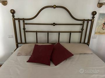 Letto matrimoniale in ottine e armadio