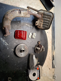 Vari pezzi originali Vespa 50 special