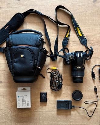 NIKON D3200 + Obbiettivo AF-S 18-55VR + Borsa + SD
