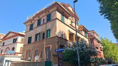 MONOLOCALE A ROMA