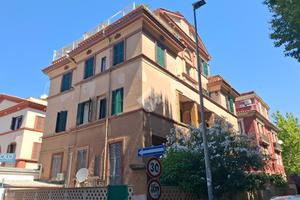 MONOLOCALE A ROMA
