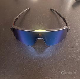 Occhiali  Oakley  sutro  come nuovi!!!!