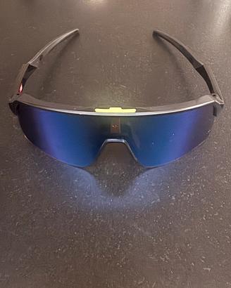Occhiali  Oakley  sutro  come nuovi!!!!