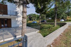 Piano Terra Terrazzo Giardino e Garage