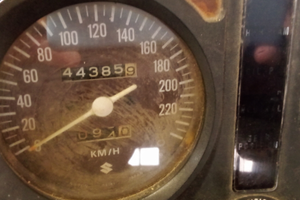 Moto Suzuki