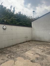 Posti moto in cortile condominiale