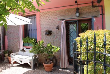 Terratetto unifamiliare con box e giardino privato