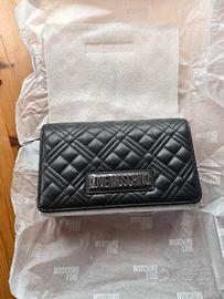 Borsa Love Moschino.