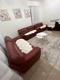 3 divani color bordo + puff