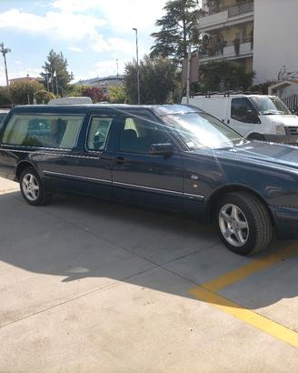 autofunebre Mercedes solo 92000 km