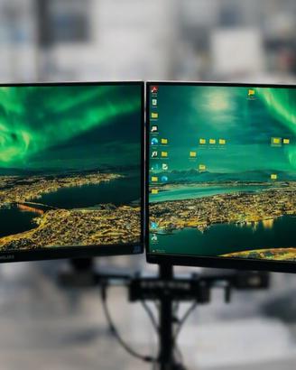 Coppia Monitor 32 + 27" + Staffa