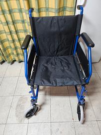Sedia a rotelle pieghevole 