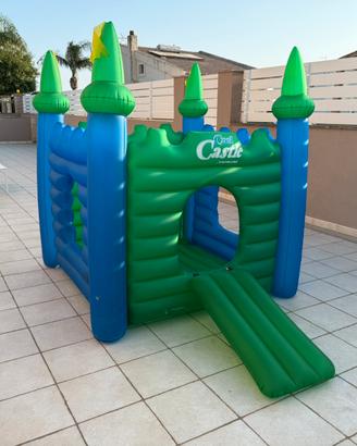 Castello gonfiabile per bambini