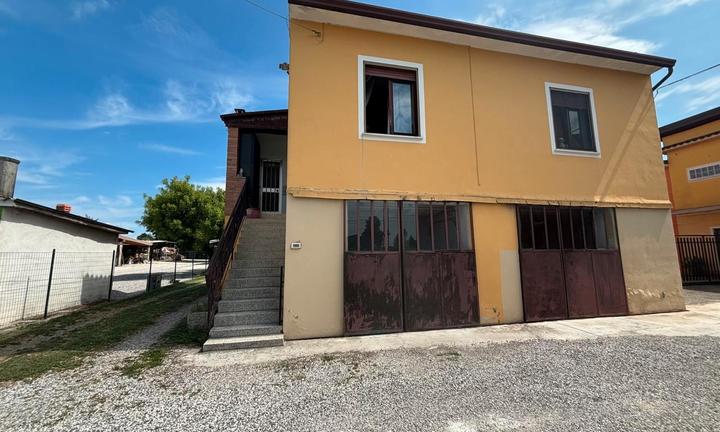 Albaredo d'Adige semicentro: casa indipendente