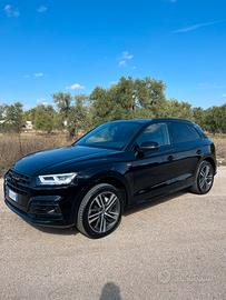 Audi Q5 S-line black edition 2.0 tdi 190 cv
