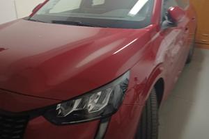 autovettura peugeot 208