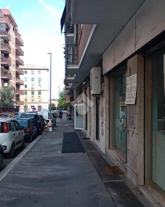 NEGOZIO A ROMA