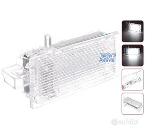 PLAFONIERA LED PER PORTAOGETTI O BAGAGLIAIO BMW E4