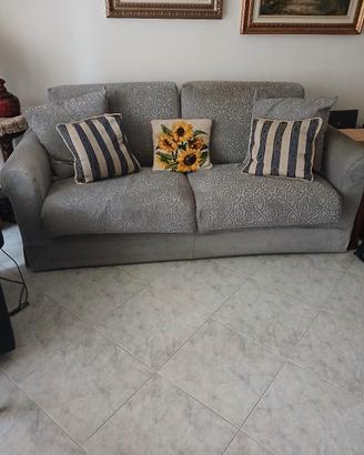 divano letto 3 posti + poltrona stesso tessuto