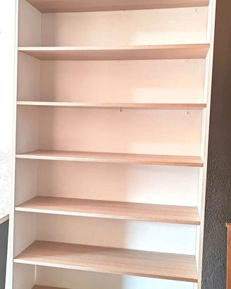 mobili libreria a giorno. bianche ripiani crema