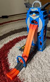 Garage Hotwheels con rampa
