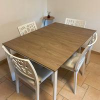 Tavolo allungabile con 4 sedie