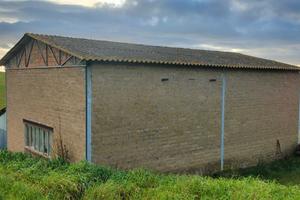 Capannone possibile passaggio. civile abitazione