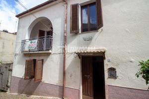 Osilo, casa indipendente