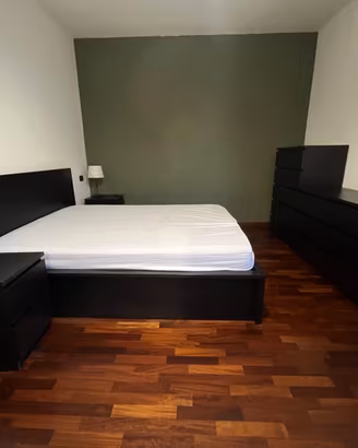 Camera (letto + comodini + cassettiera)