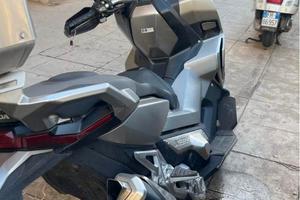 Xadv 750