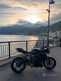 Triumph 765rs