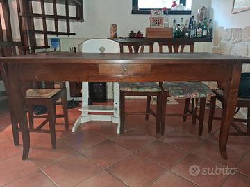 Tavolo in legno massello