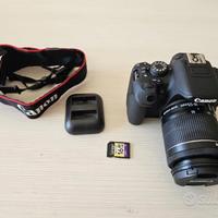 Macchina Fotografica CANON EOS 700D