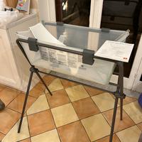 Comoda Vasca Neonati con Stand e Riduttore STOKKE